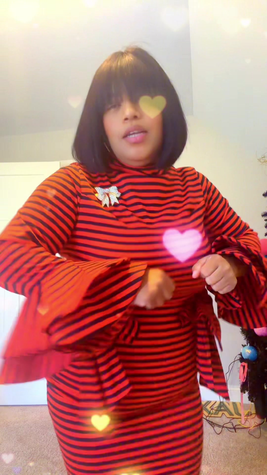 @ladeetee_