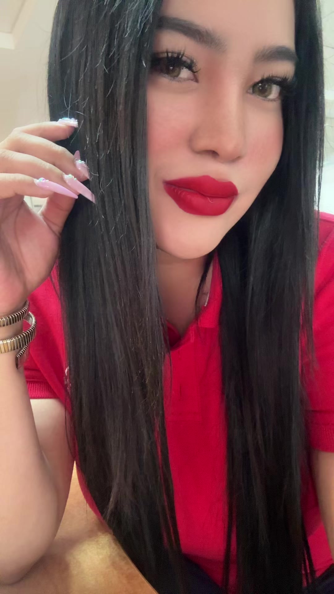 @Esmee Almaraz
