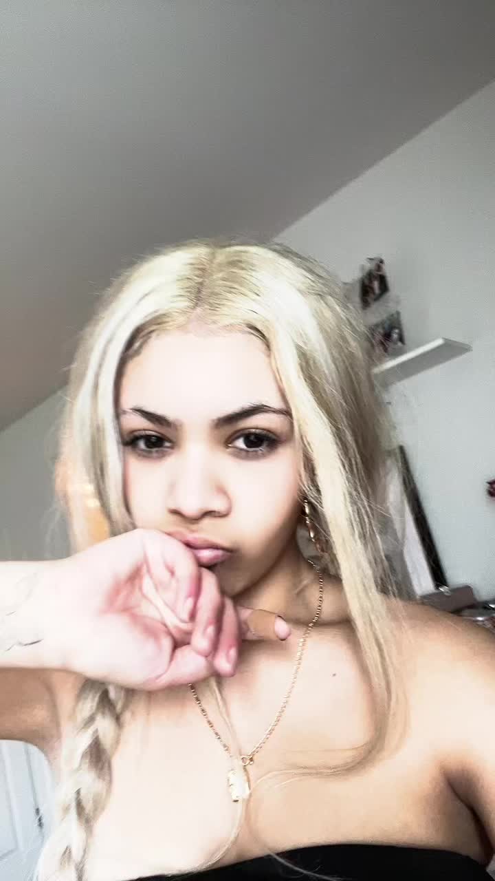 @Juliii