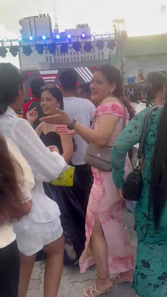 @आ_Ya_र su नार ✝️🕉️🛐🇳🇵