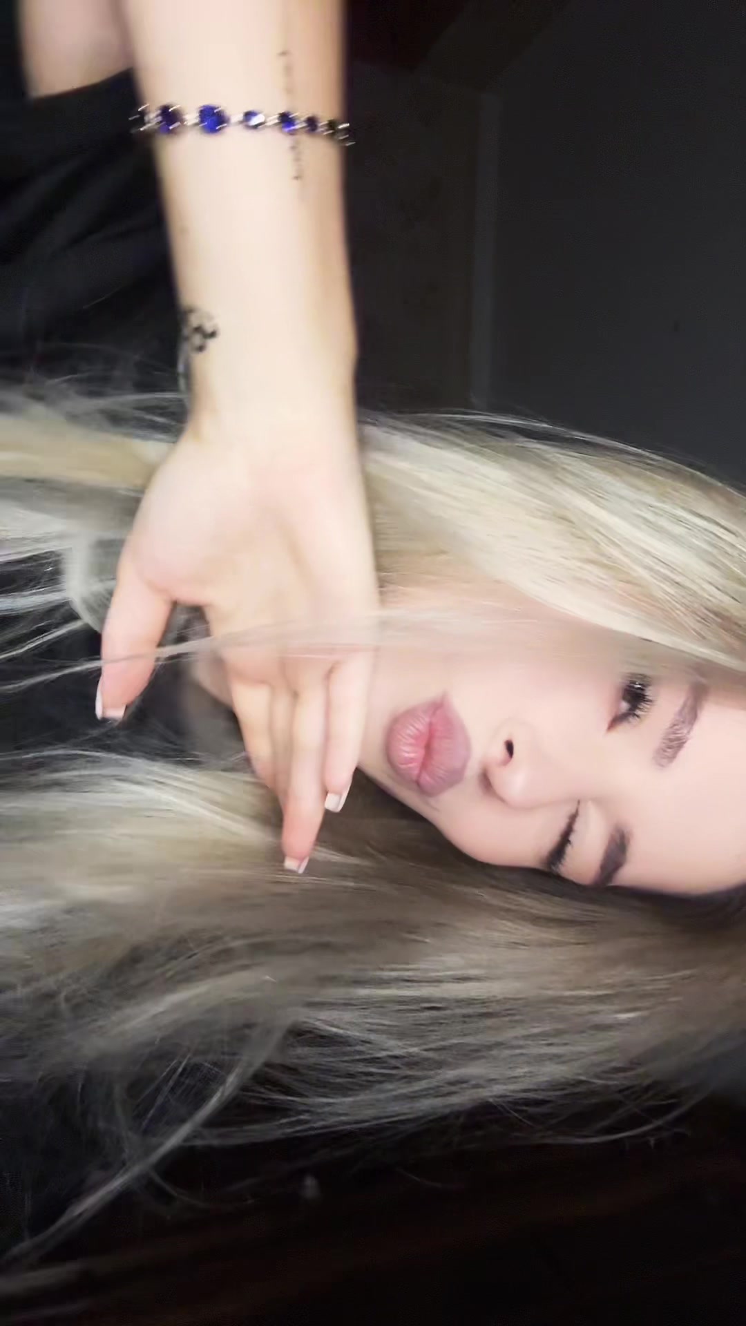 @🖤