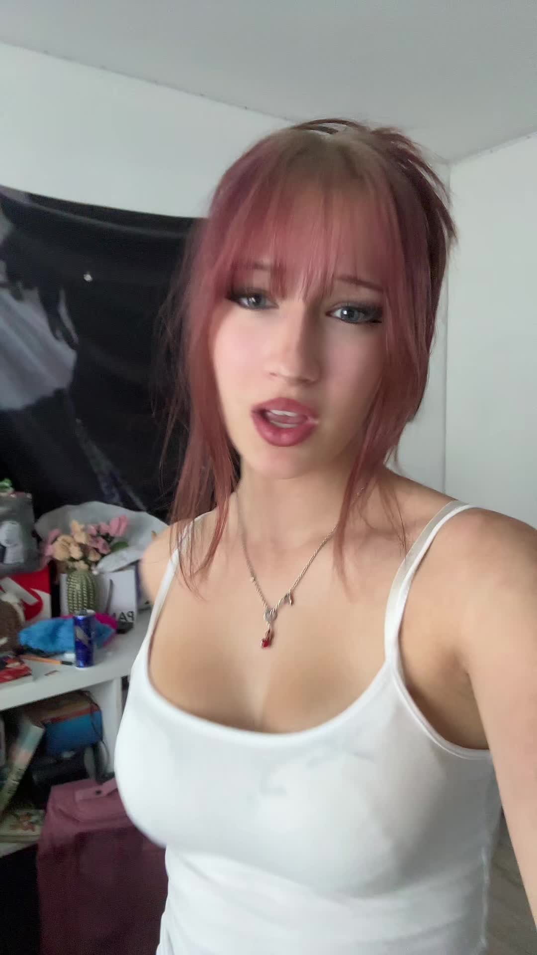 @Elina🦇