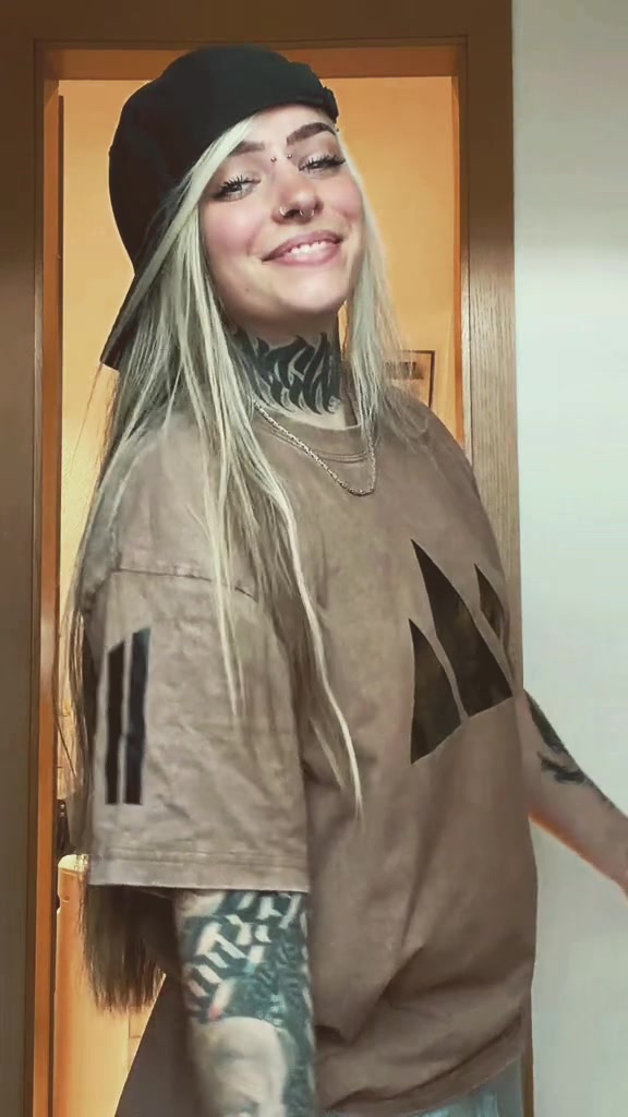 @𝕮𝖍𝖆𝖓𝖙𝖎