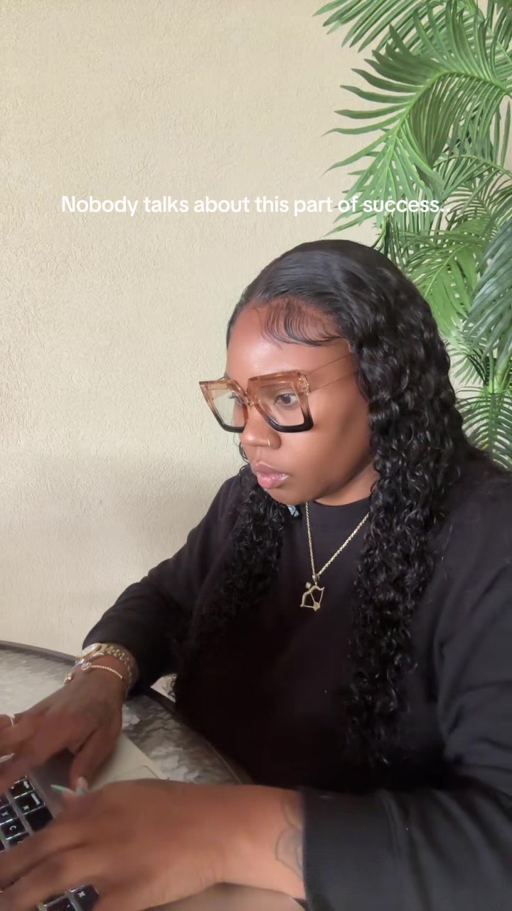 @Nina 🌹