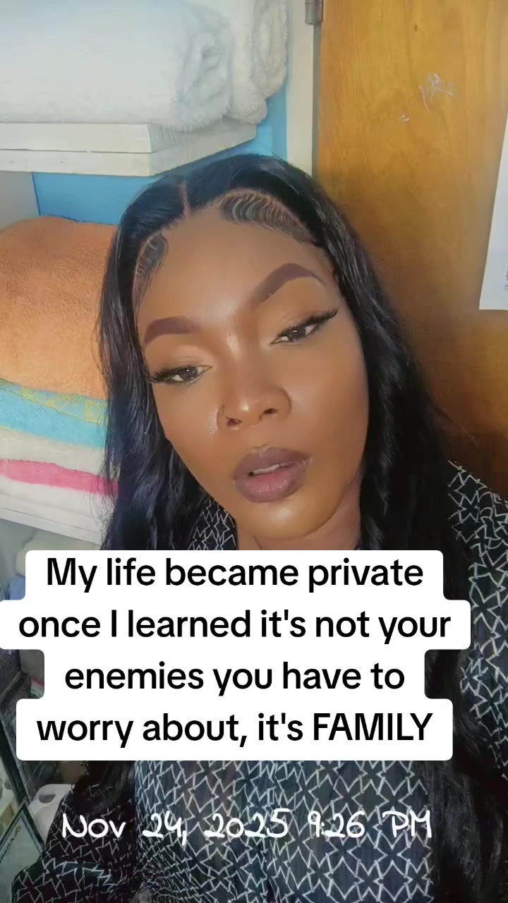 @TheVibezStylistNicole
