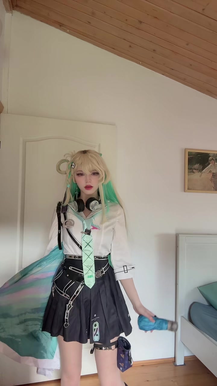 @Xemi👾<ig xemi_cosplay>