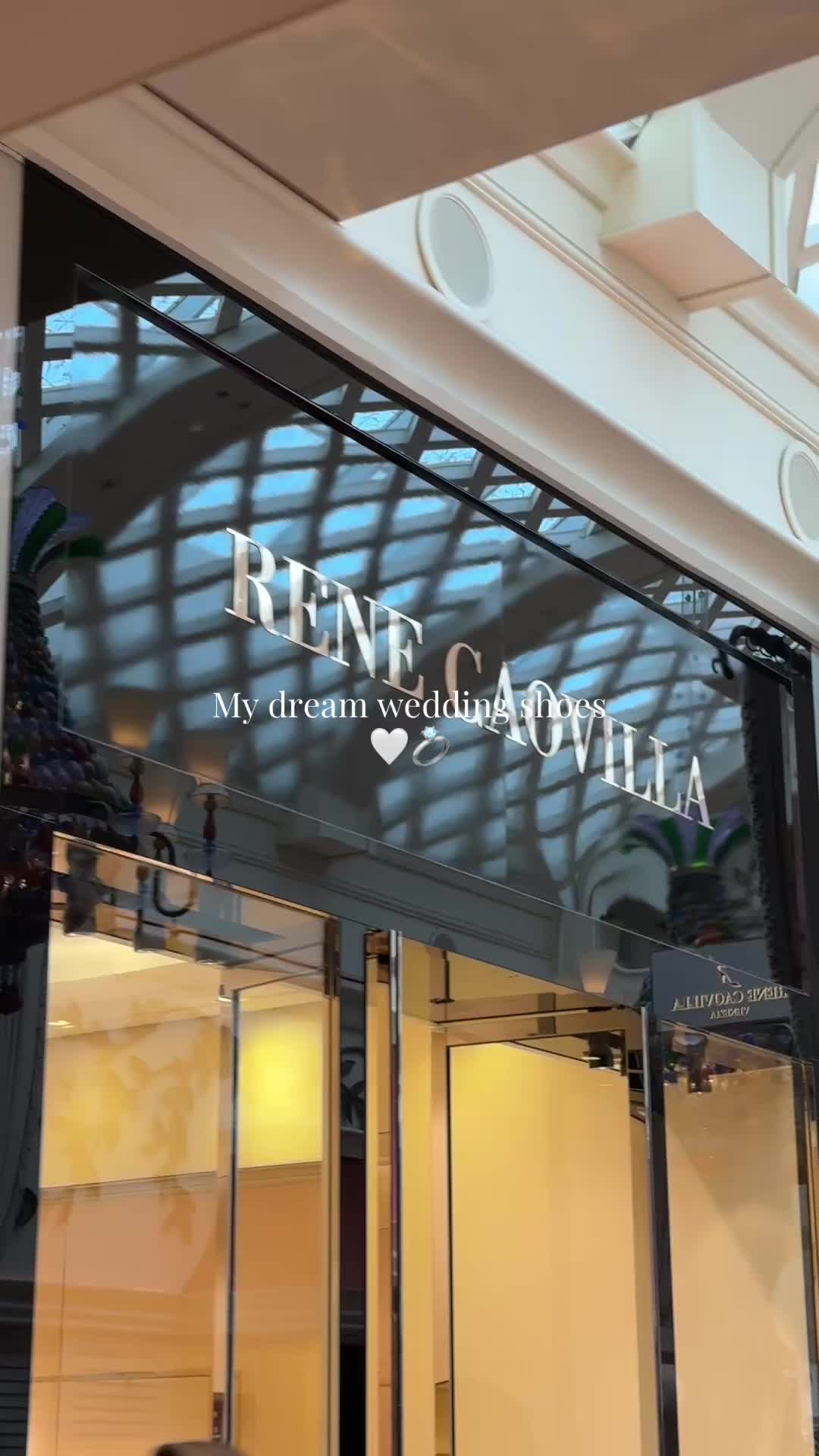 @Monica | Travel & Lifestyle