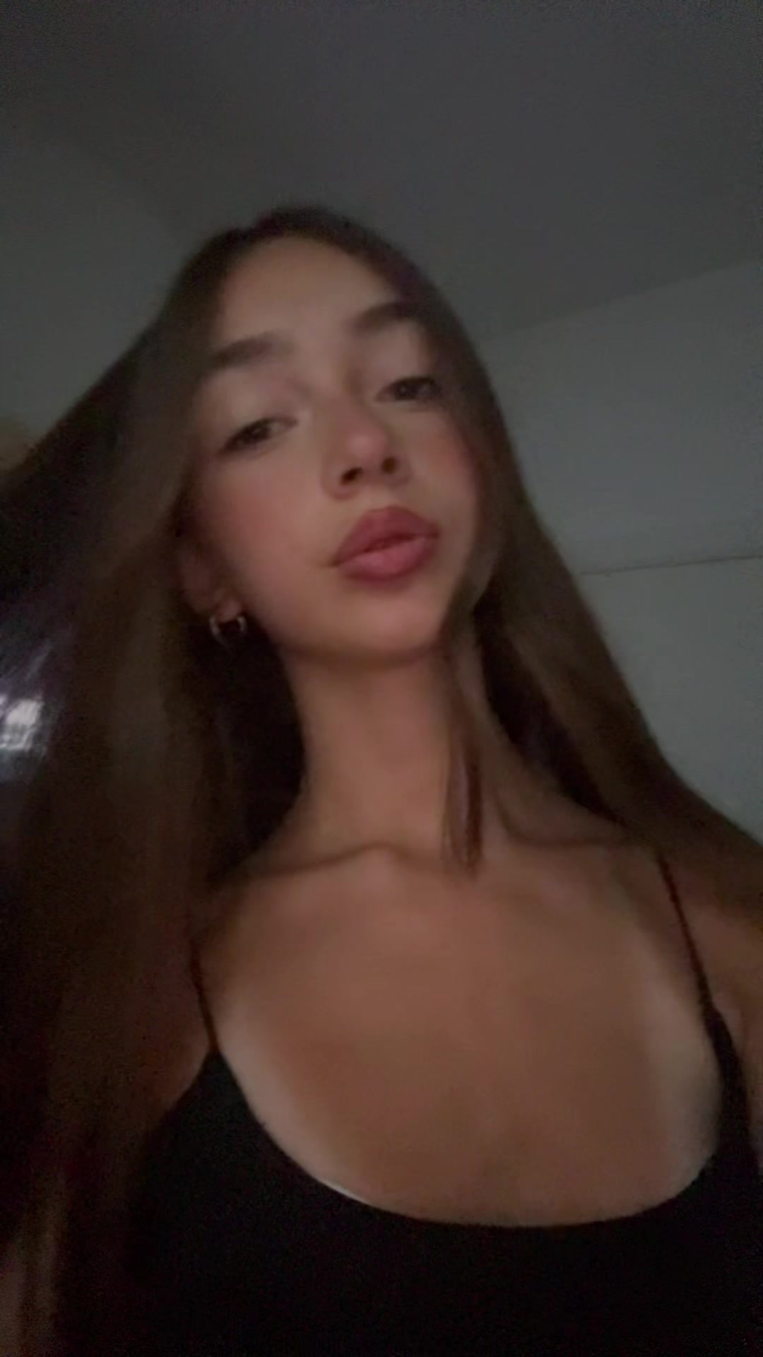 @שִׁירָה קַנְדֵּרוֹ