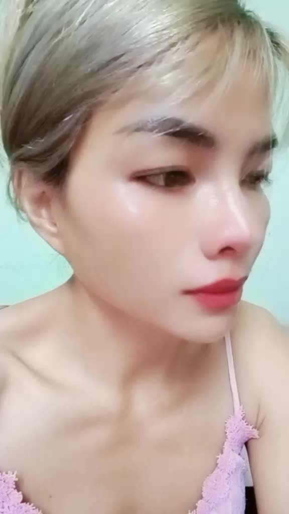 @แหม่ม เดือนขาว