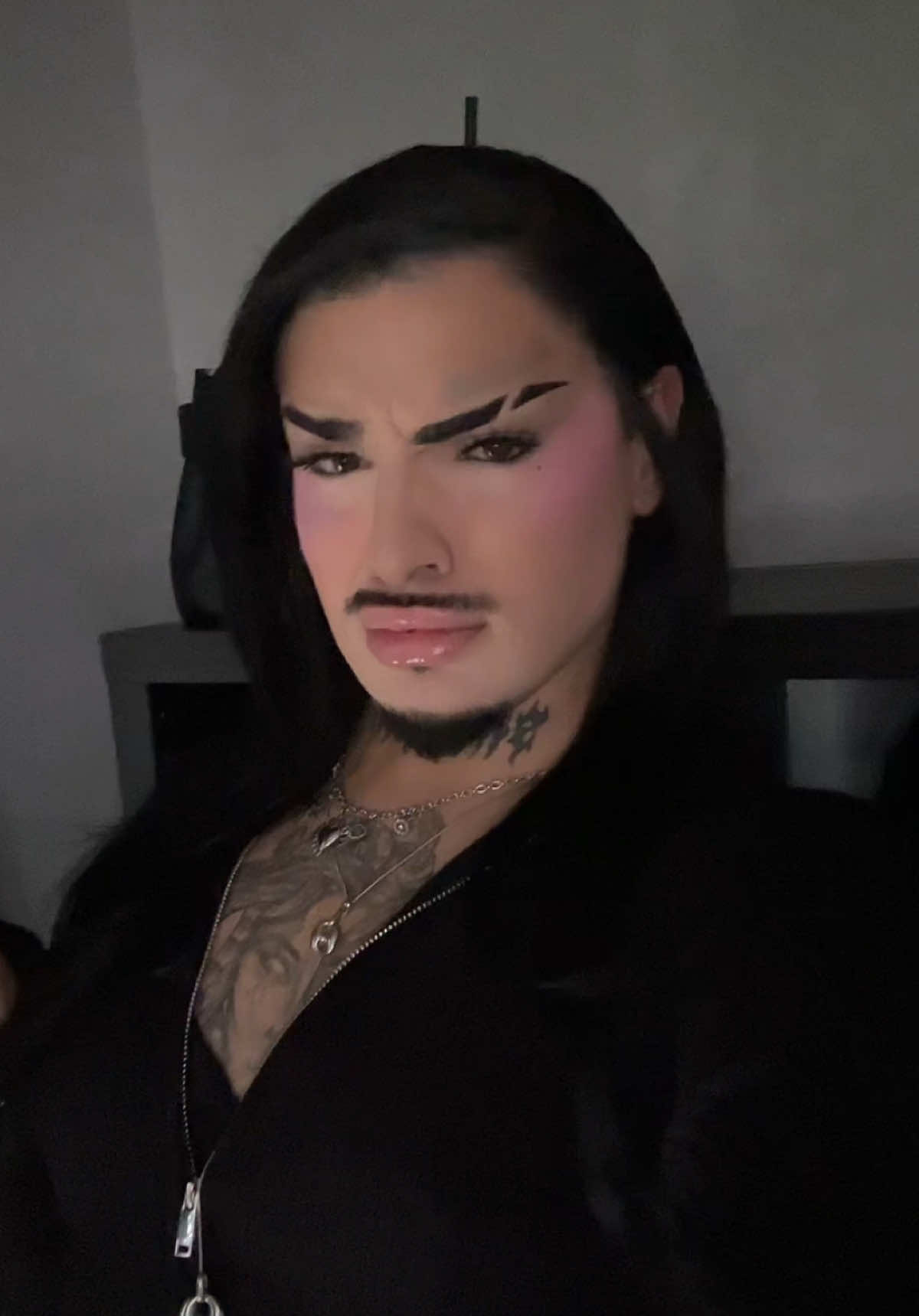 @𝐢𝐜𝐲 𝐠𝐨𝐫𝐠𝐨𝐧🐍