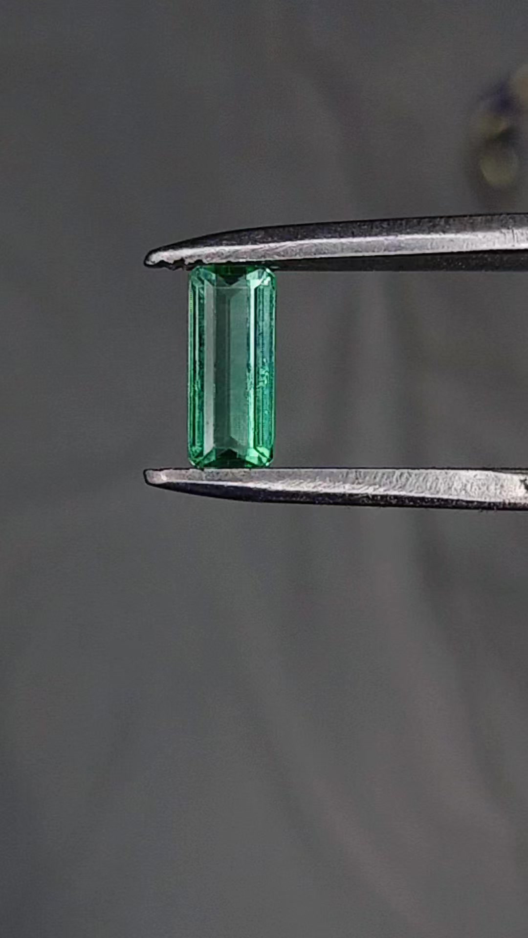 @uzzy gemstone