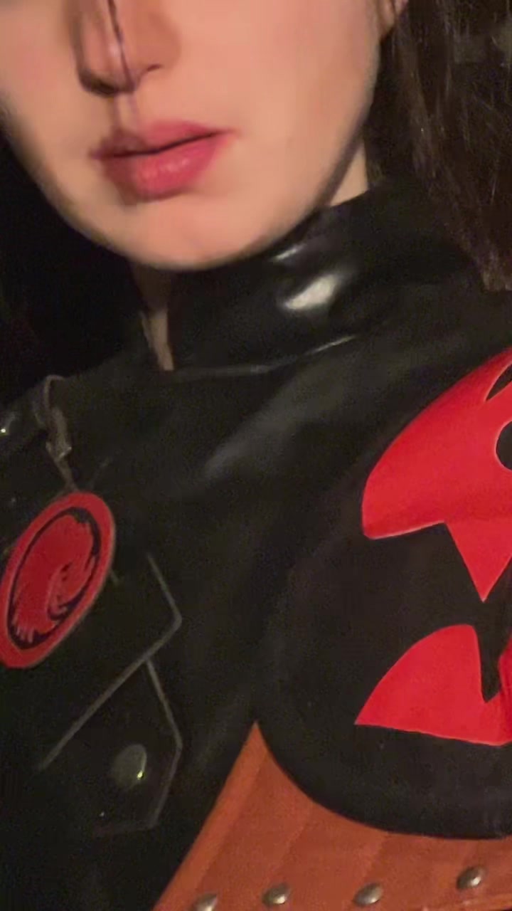 @Allie_Cosplay