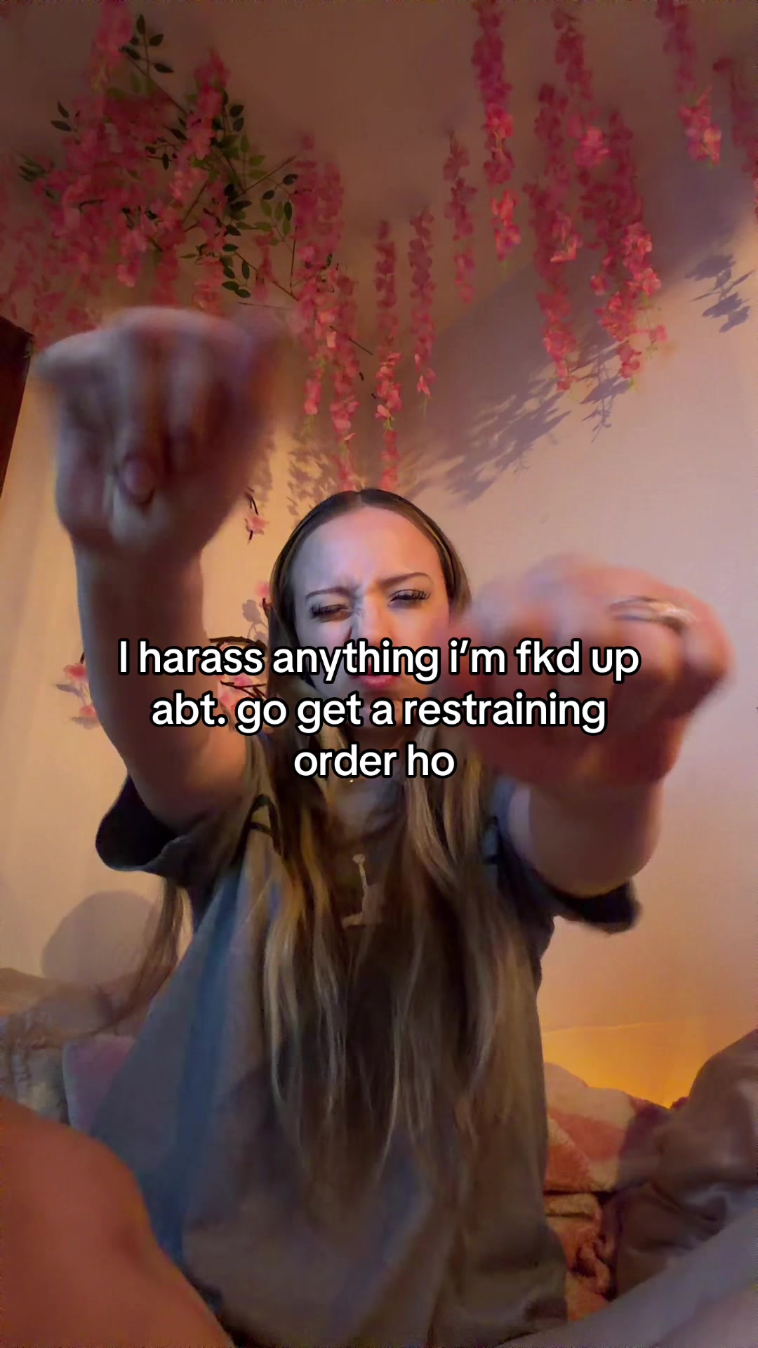 @HoneyTV