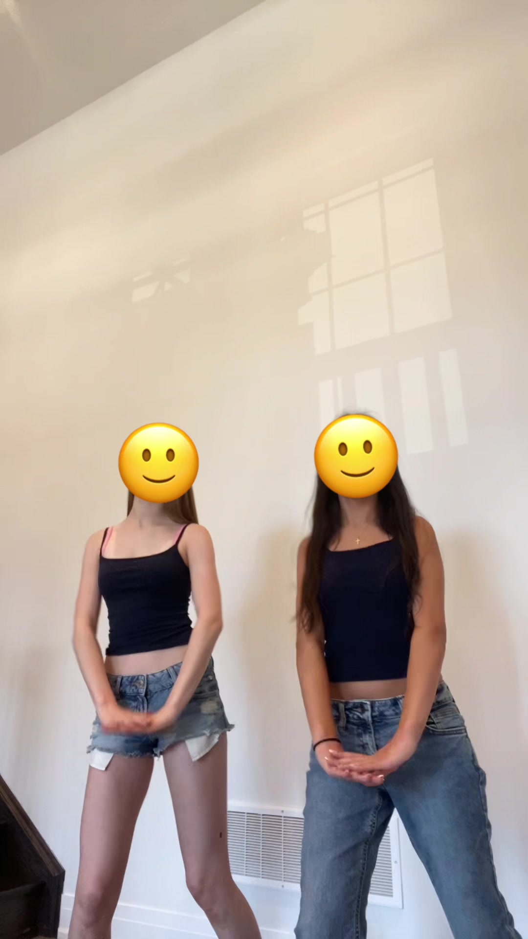 @faceless_twinss