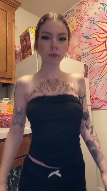 @xxvioletaddamsxx