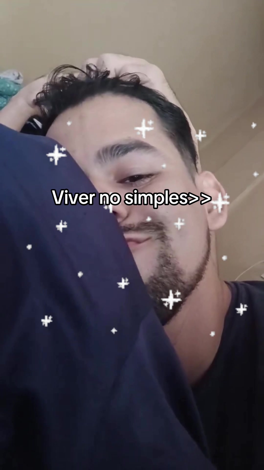 @꒼