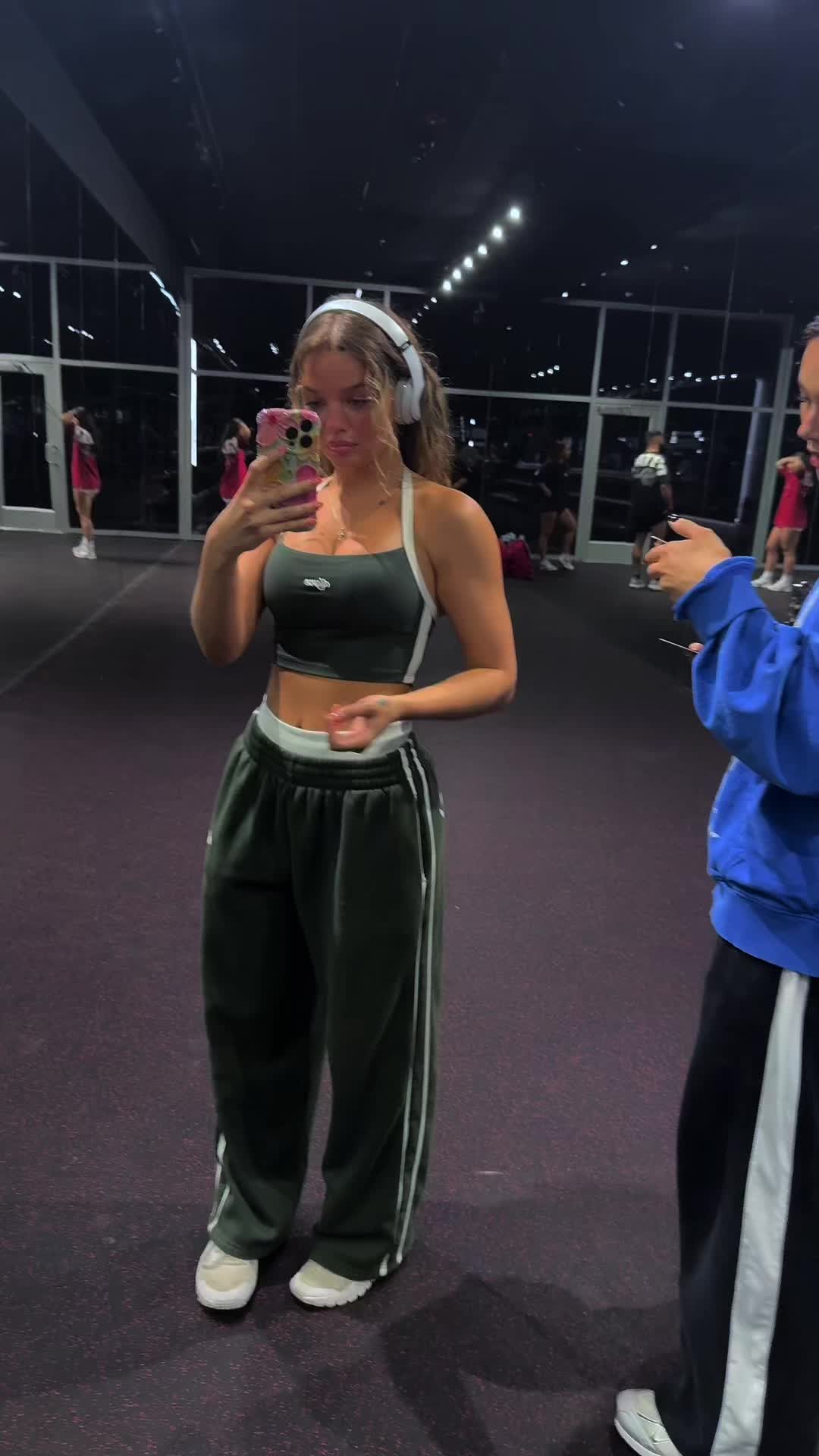 @KellyLiftz
