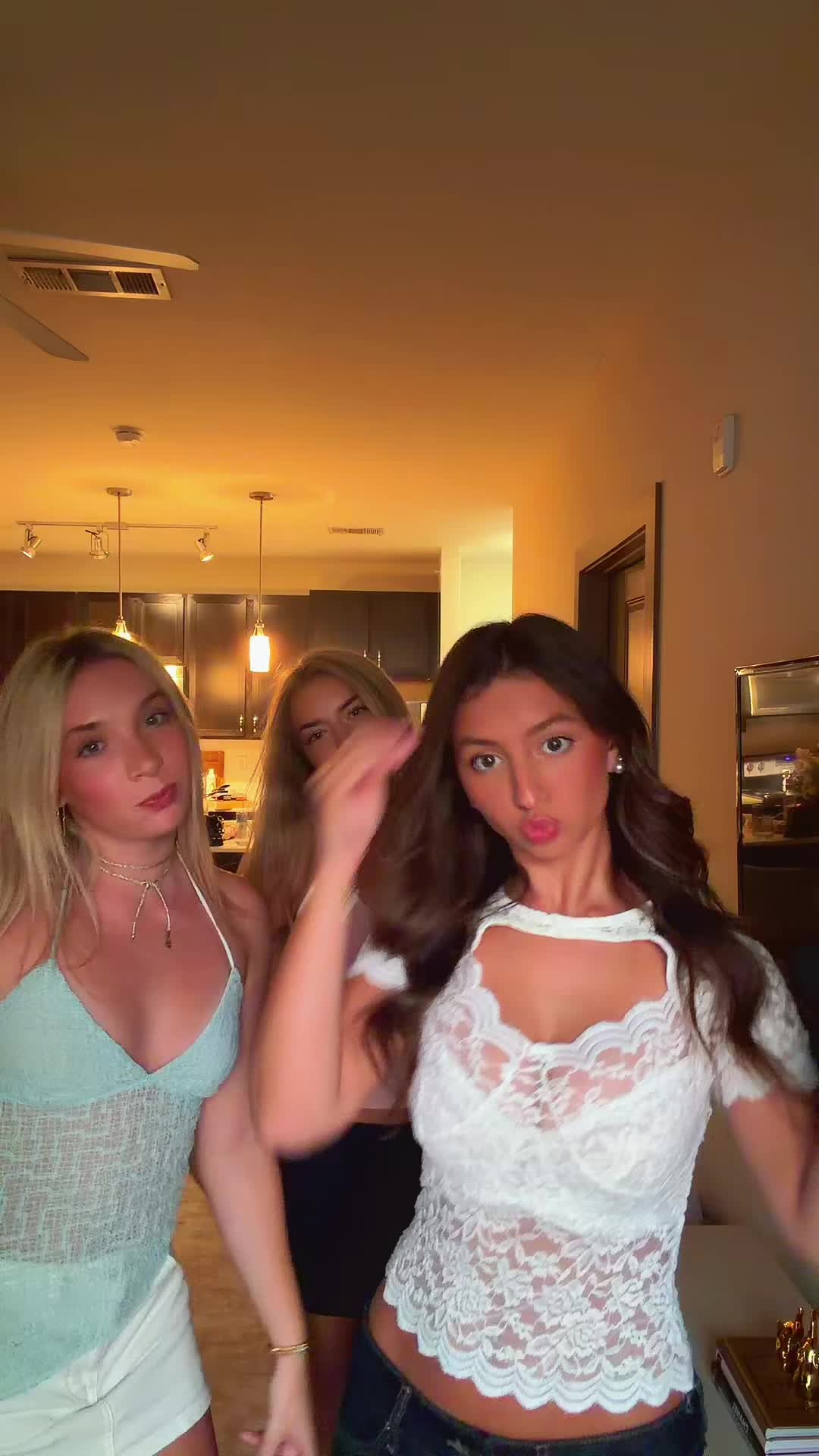 @_lilydanielee