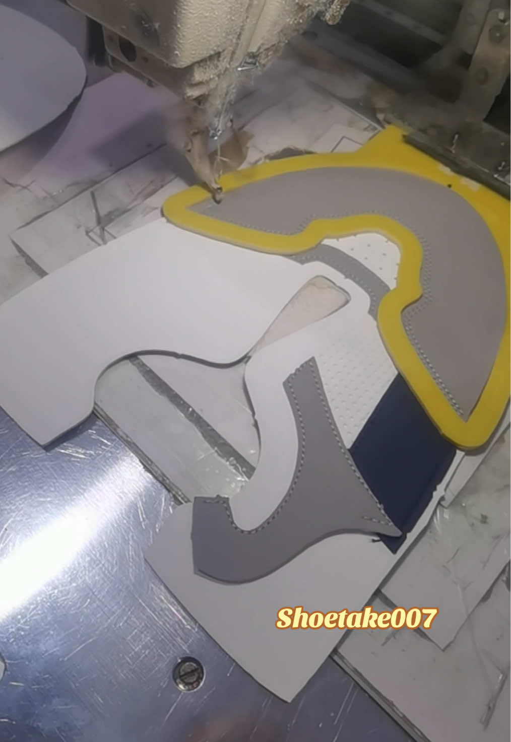 @SHOETAKE