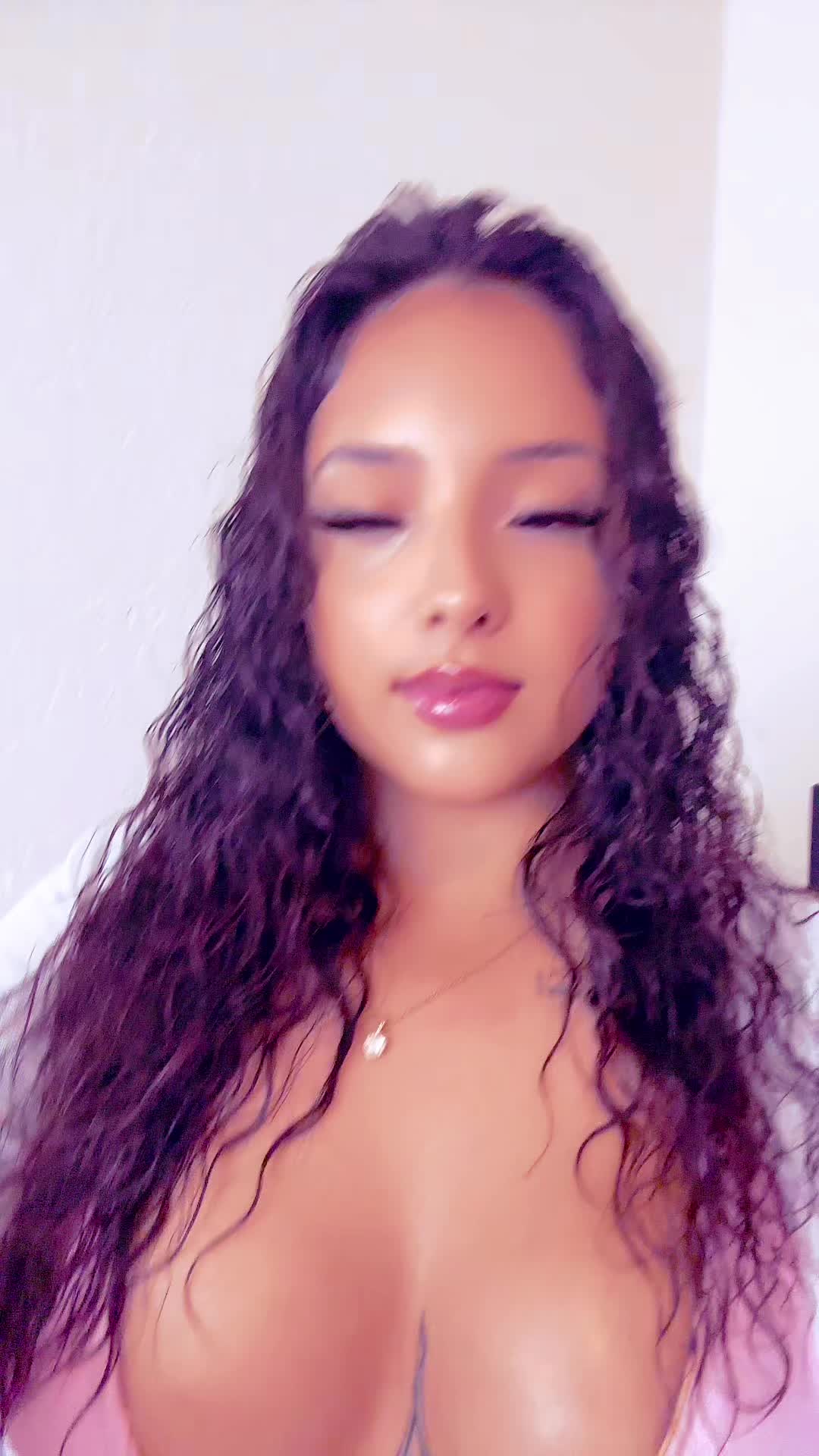 @Kiara💋