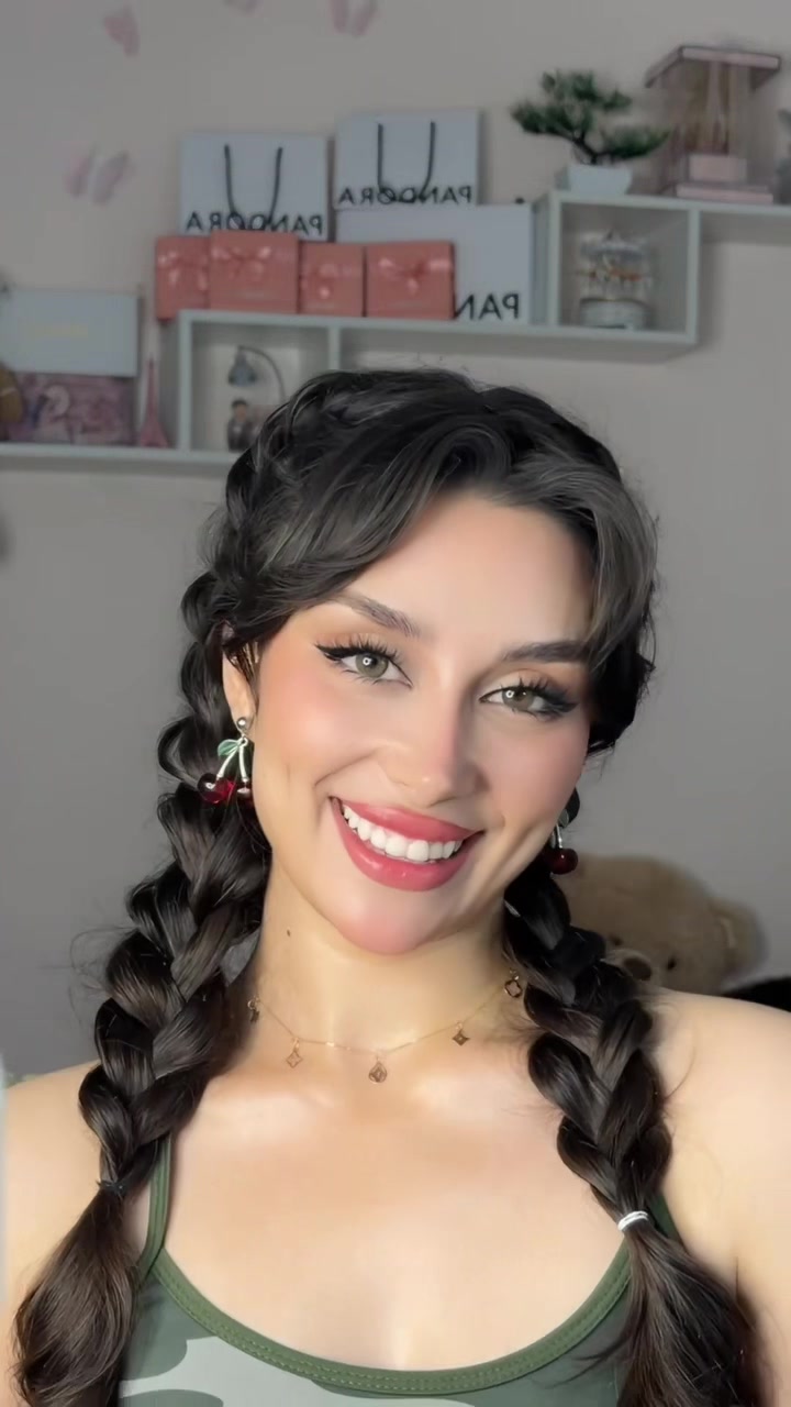 @Taya2002a