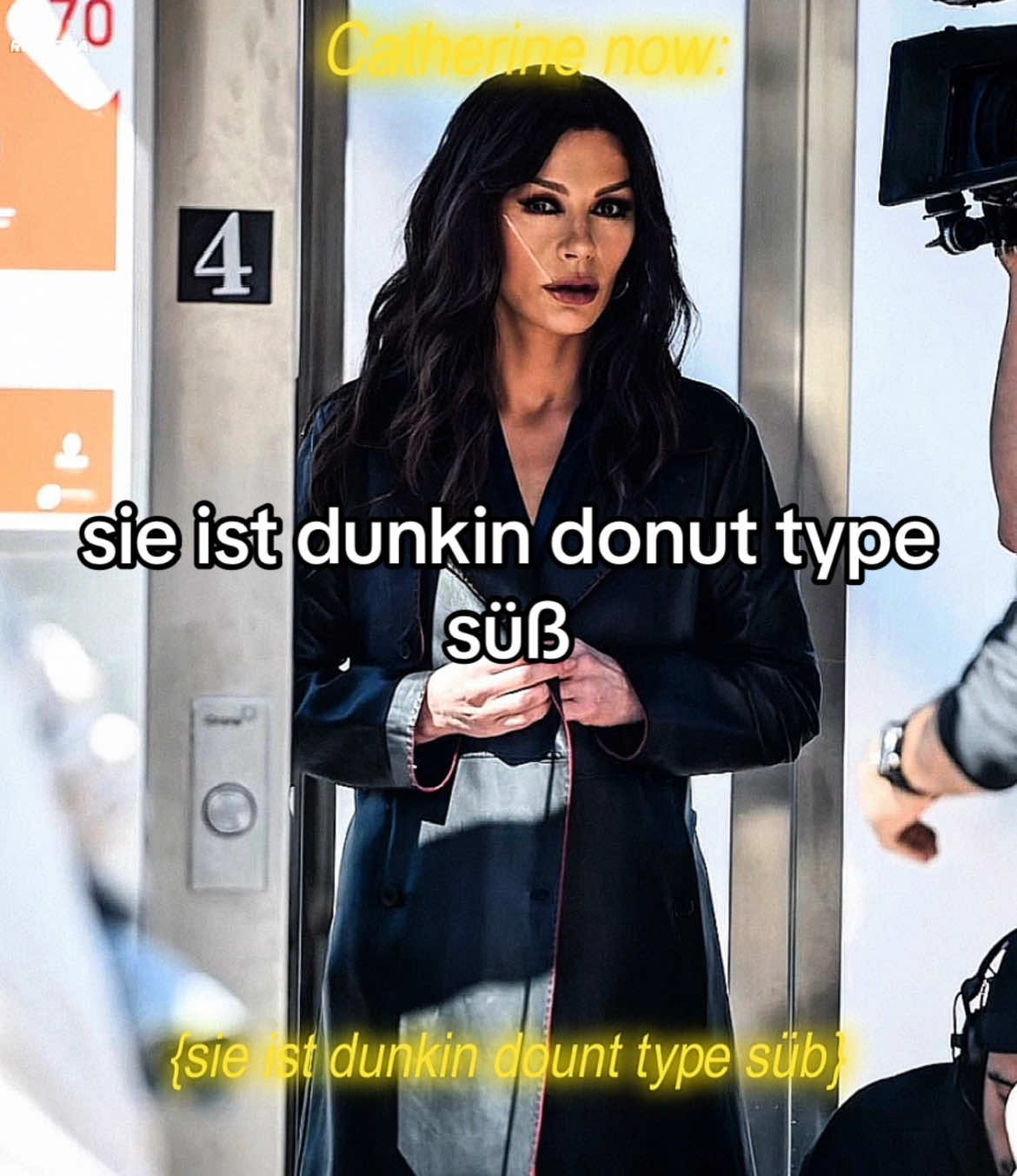 @⃟
