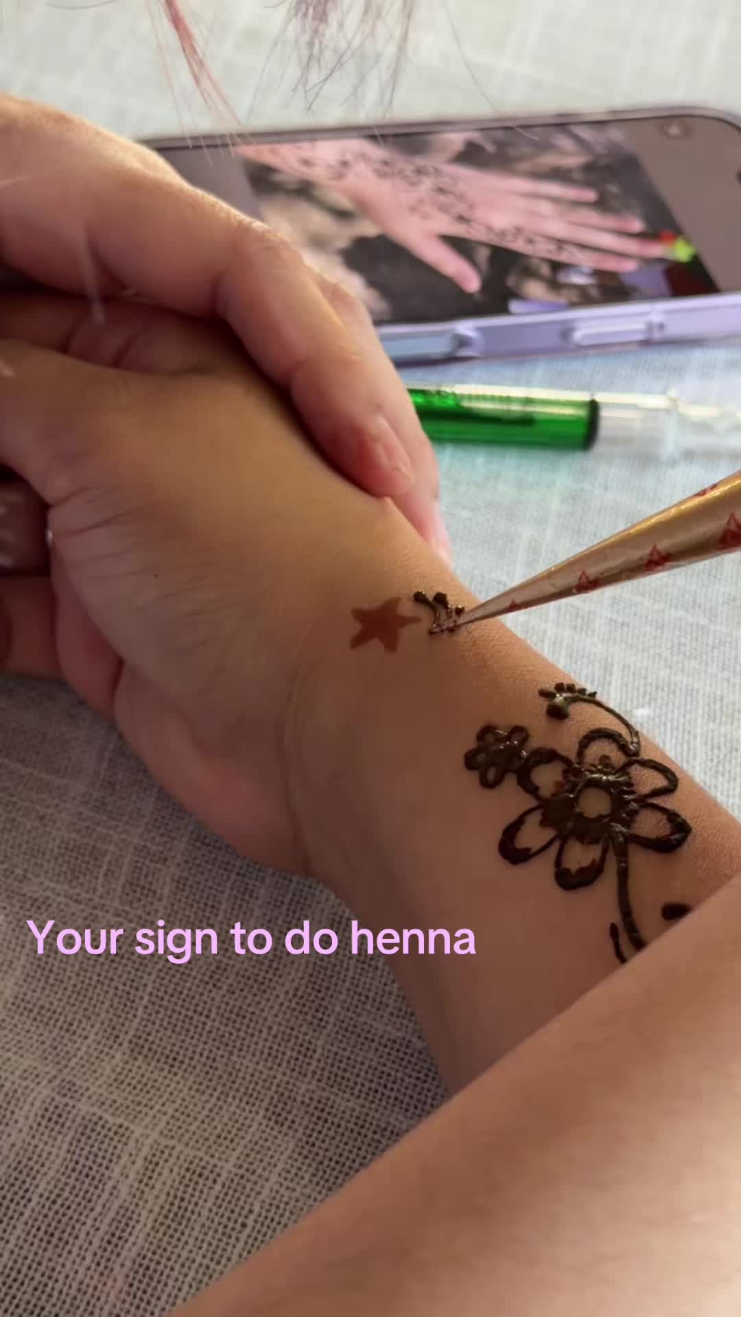 @✰
