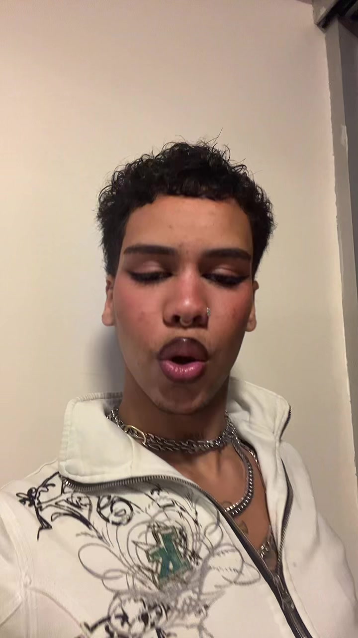 @CRUZ