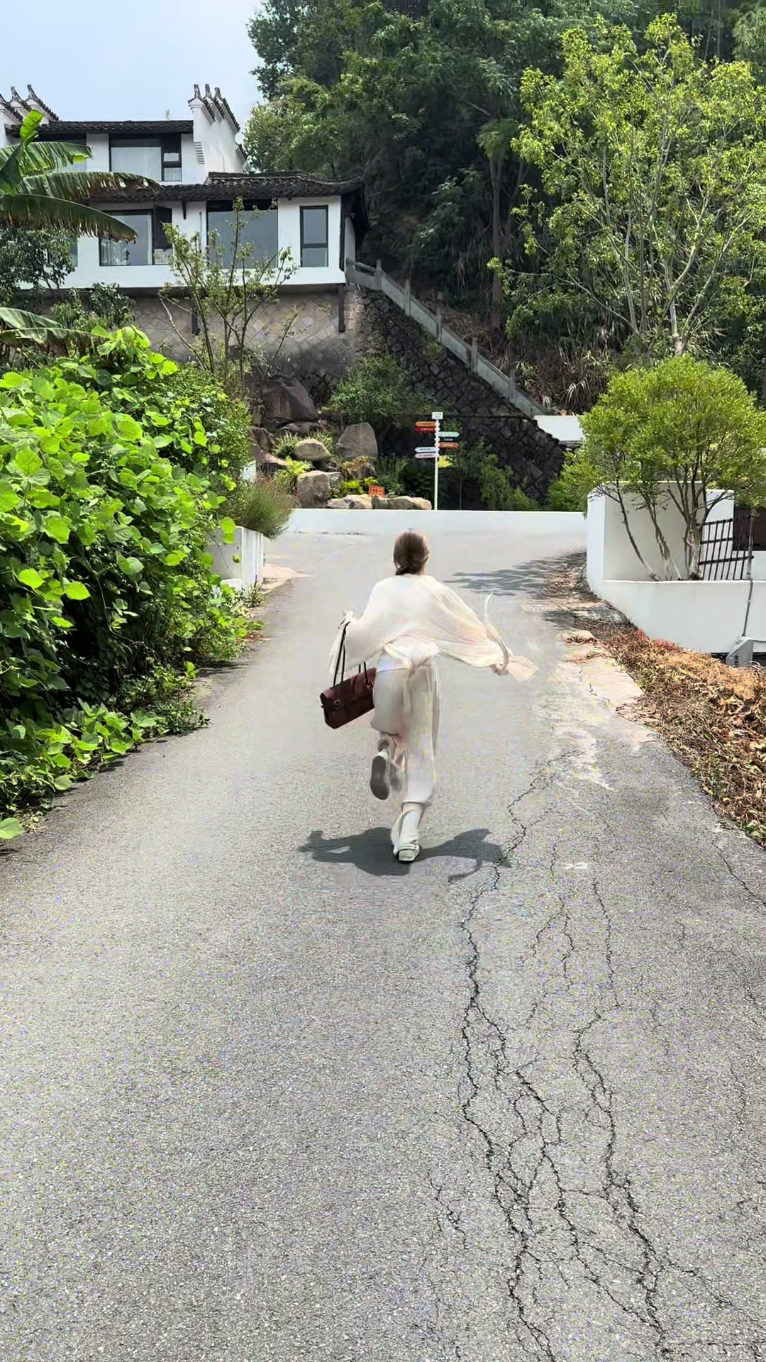 @ℳ𝒶𝓇𝒾𝒶_ℬ𝓊𝓏𝓏