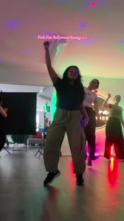 @JustNainika❤️💫