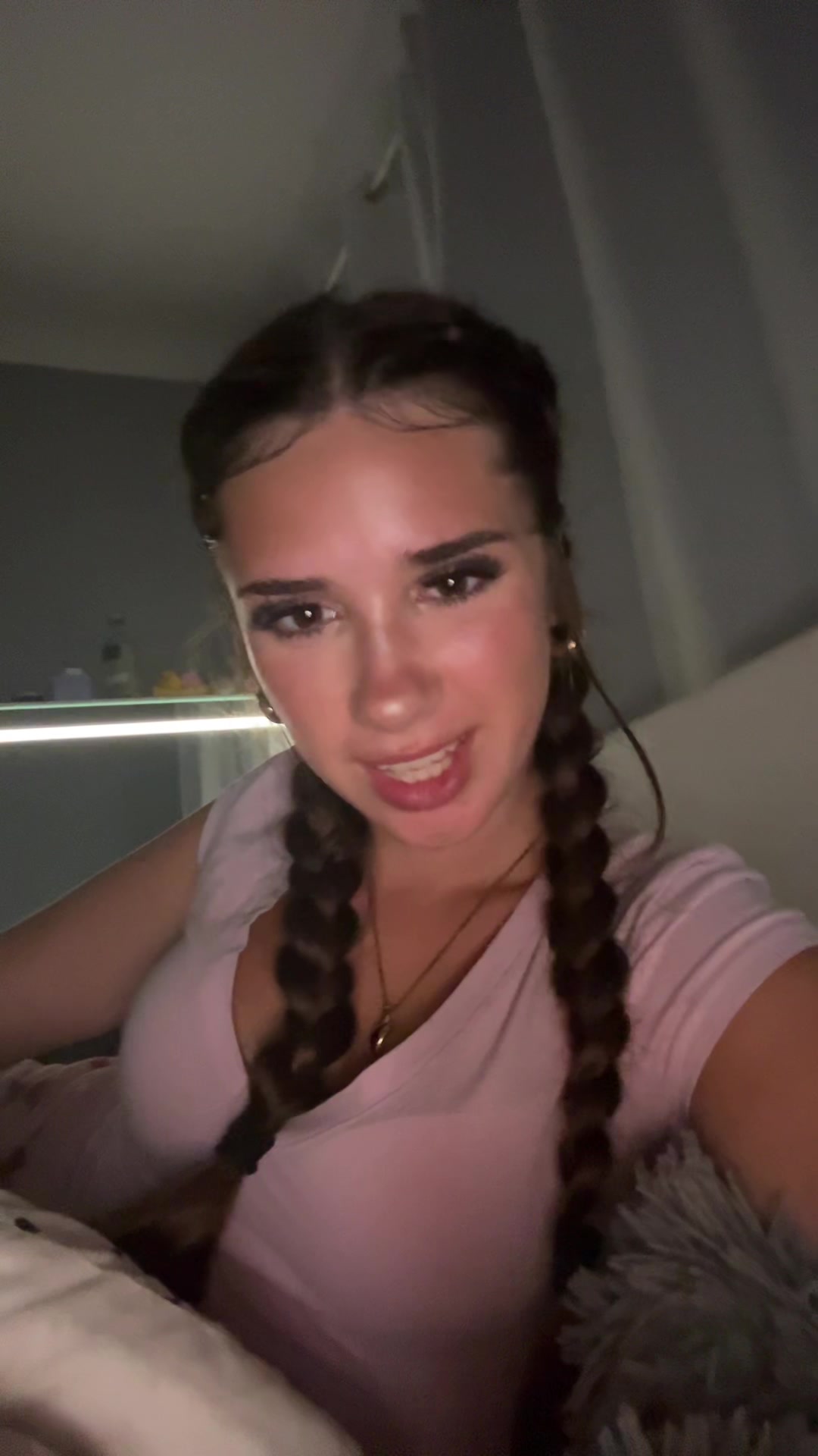 @Spam👀