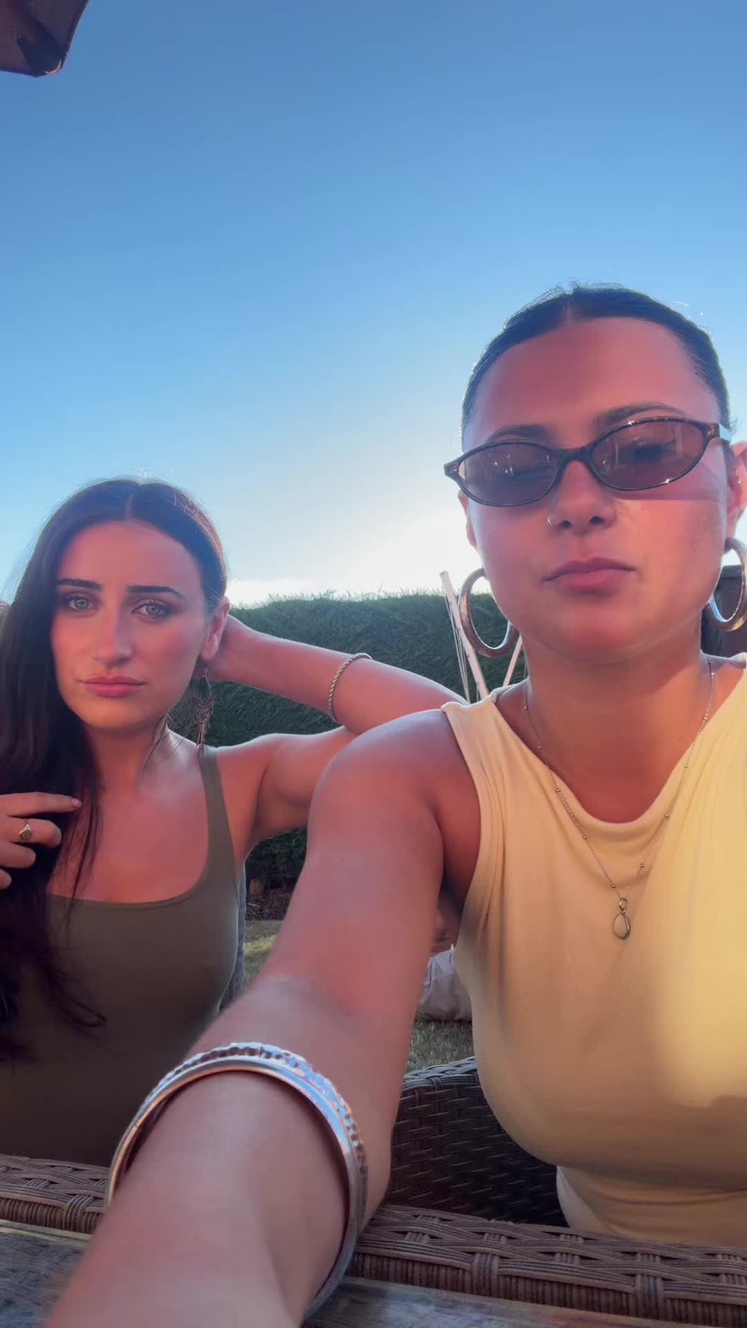 @izzyclaire