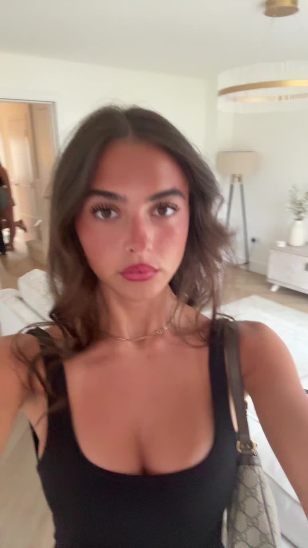 @hejebshsjw