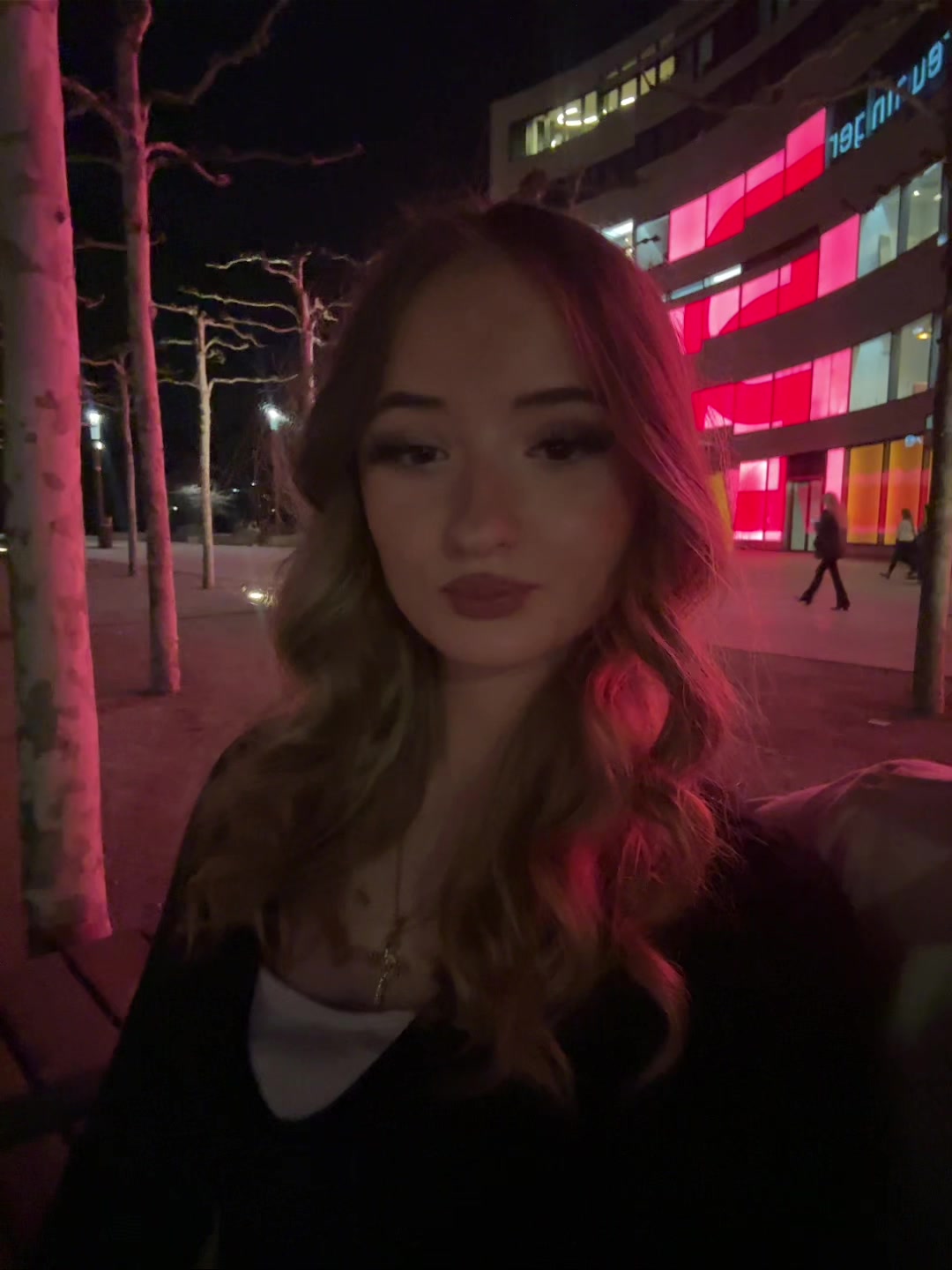 @𝐰𝐚𝐯𝐲𝐲_𝐩𝐢𝐚