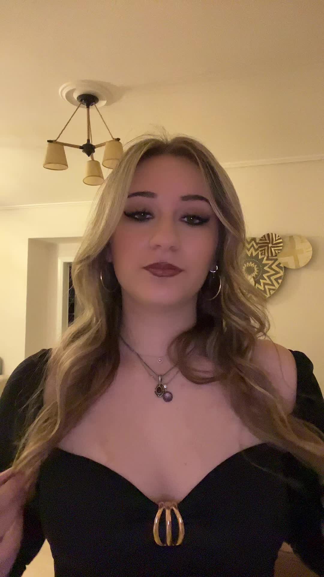 @𝓐𝓷𝓰𝓮𝓵𝓪