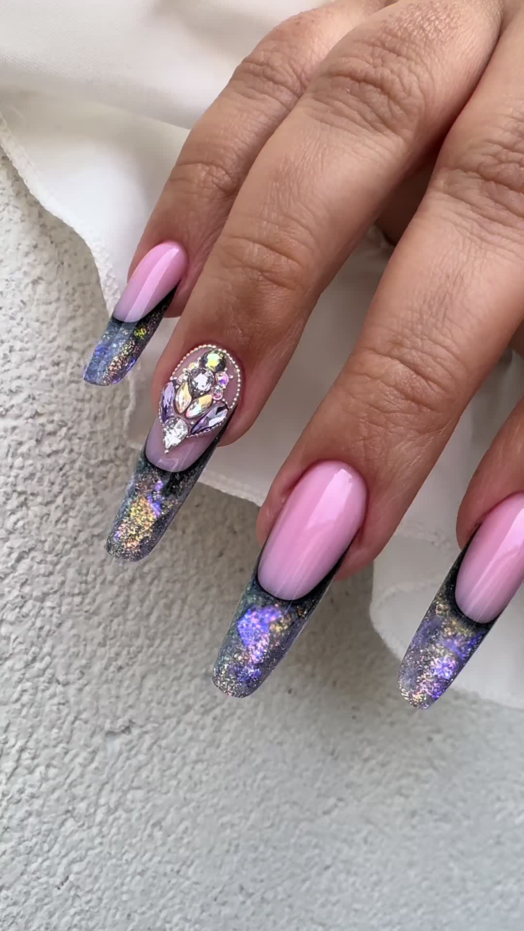 @nails_by_vivien_