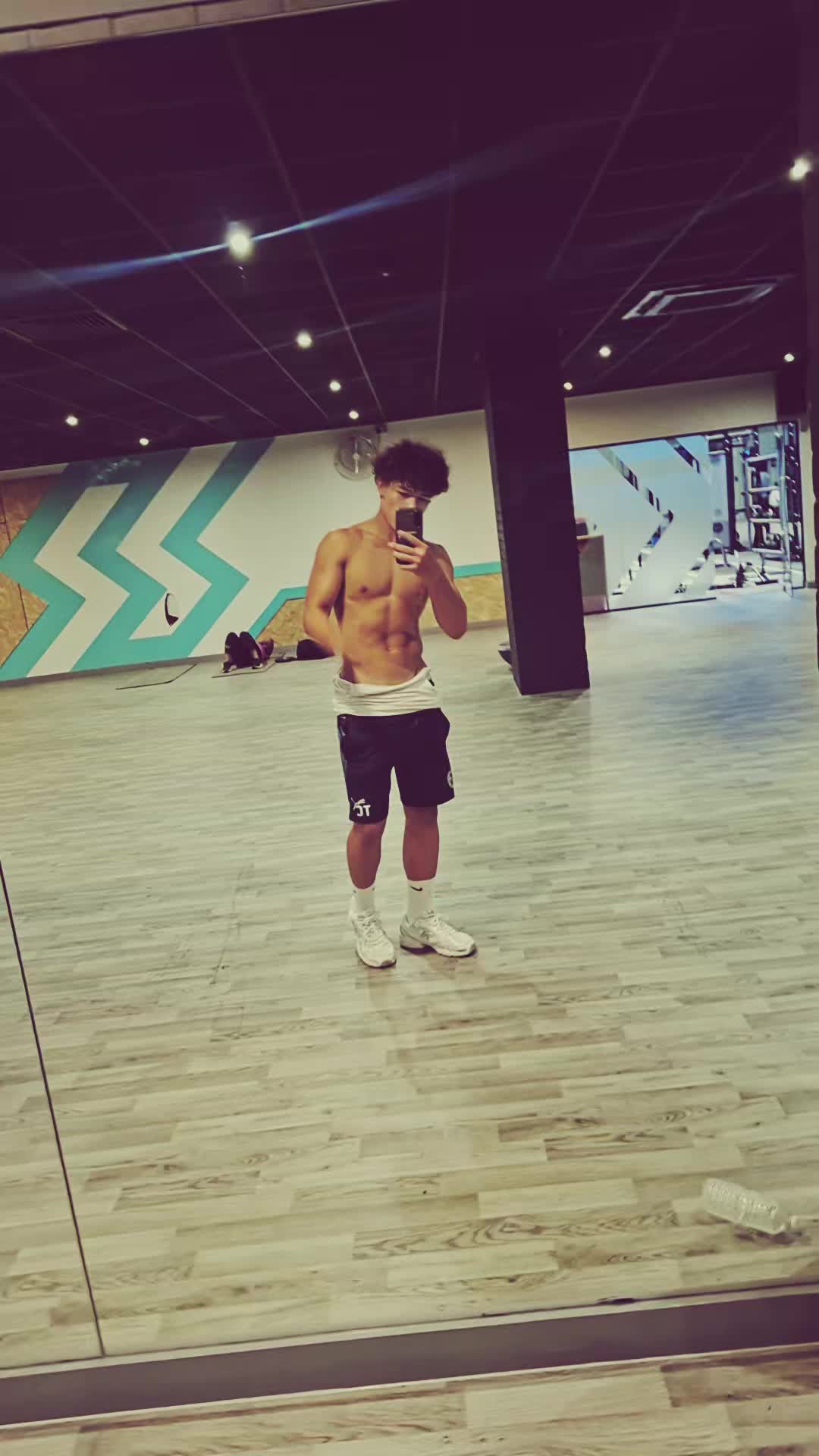 @T.Cam10