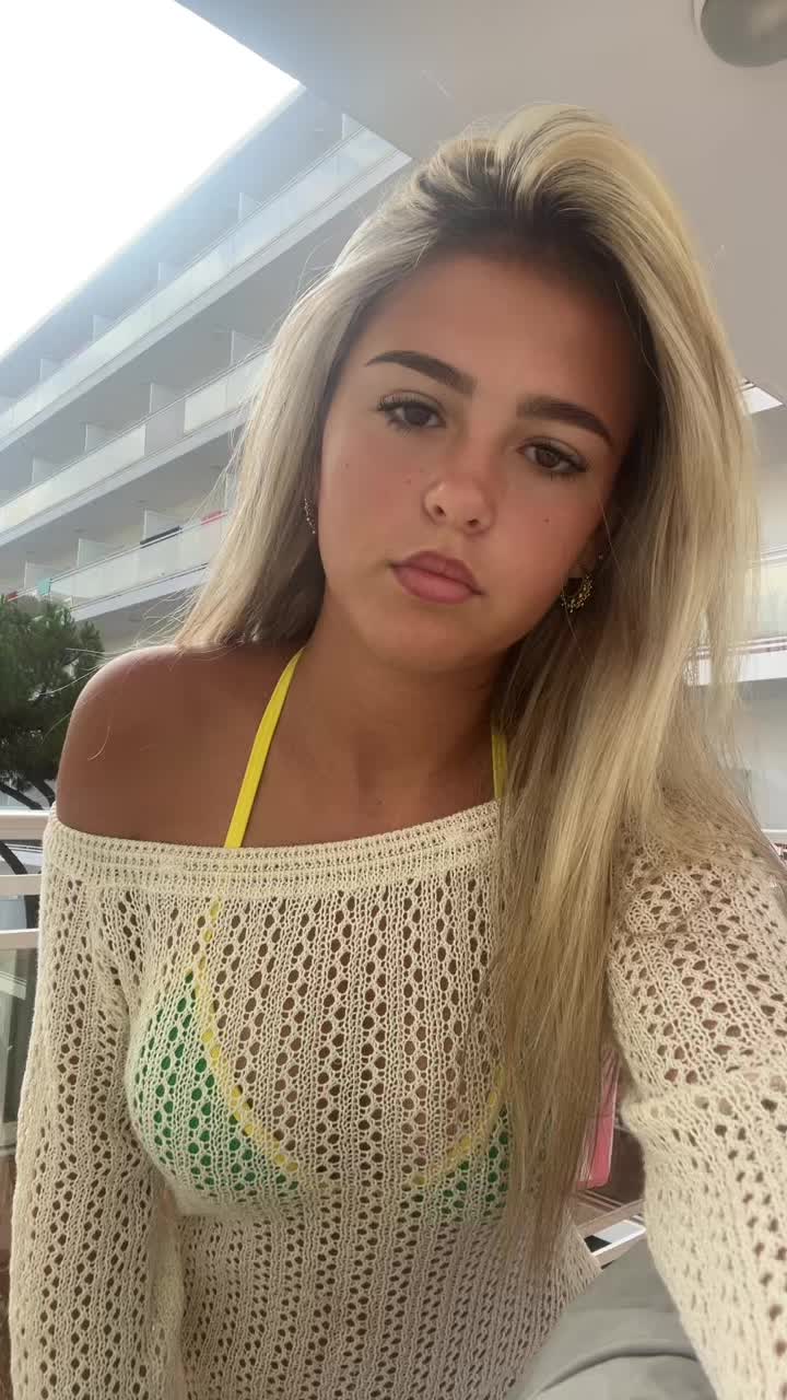 @Bella