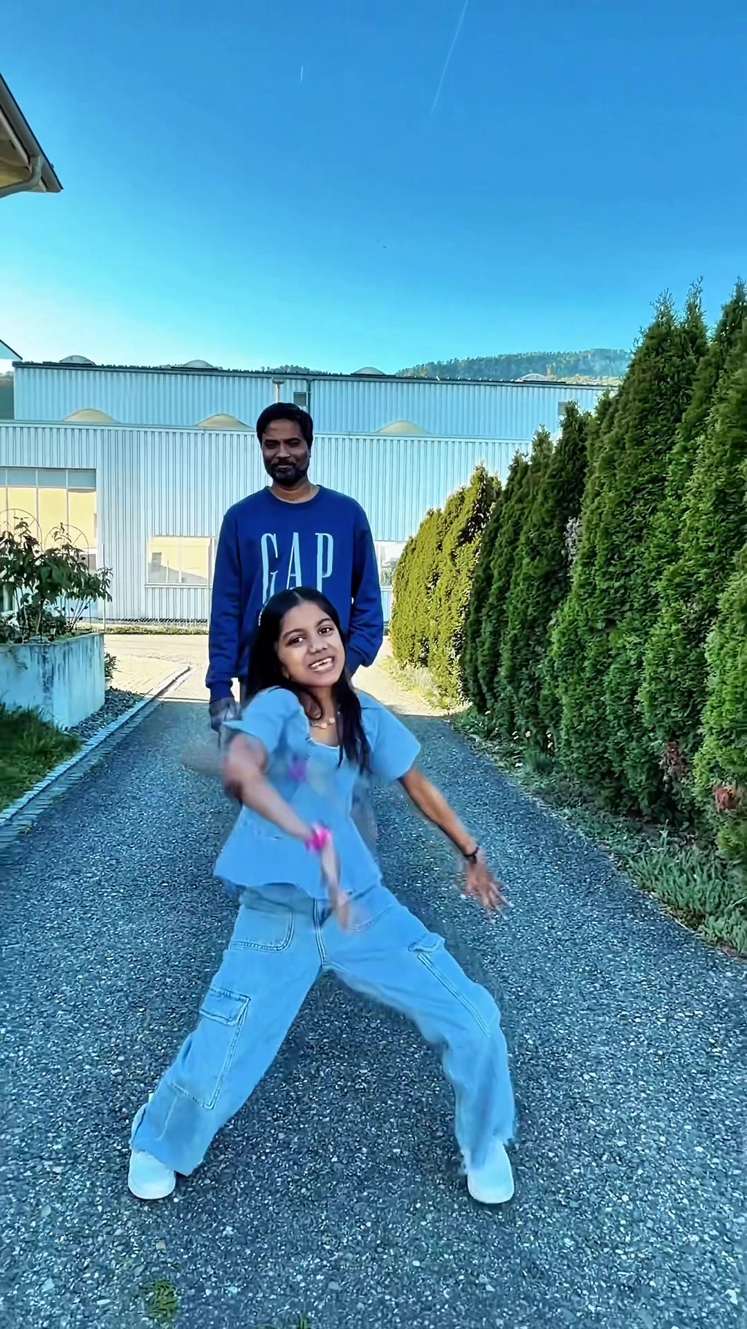 @Swarmi&laya