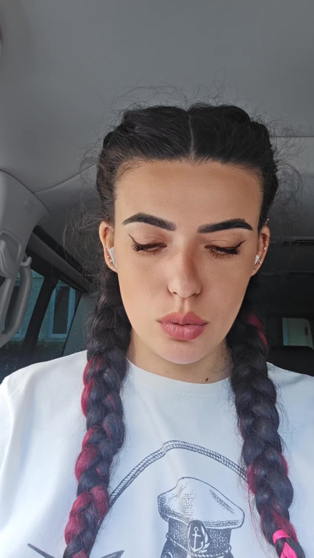 @Olivia Lascu