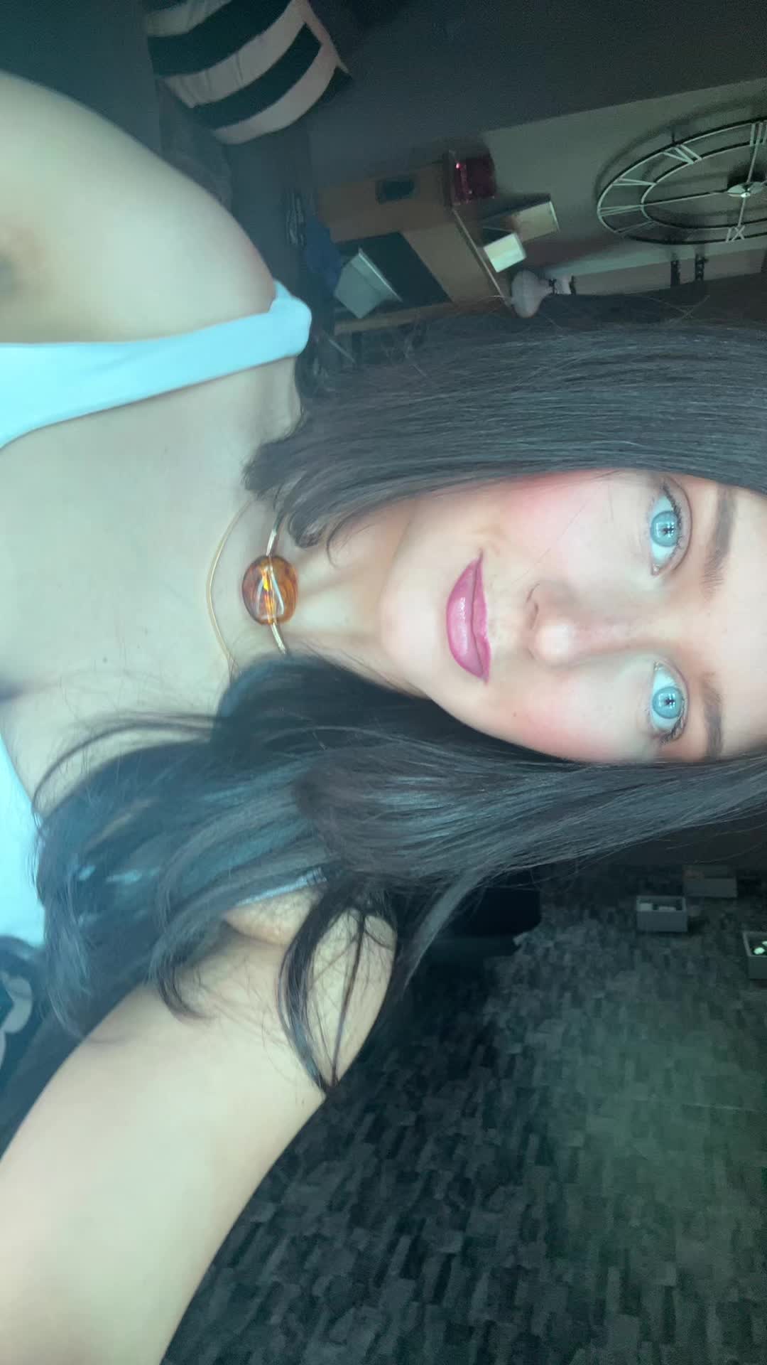 @Chlo🔮