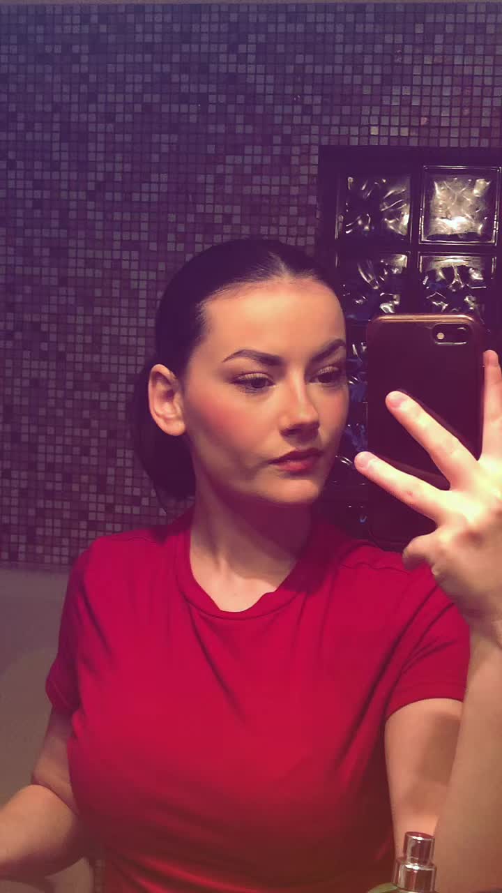 @🫂💋