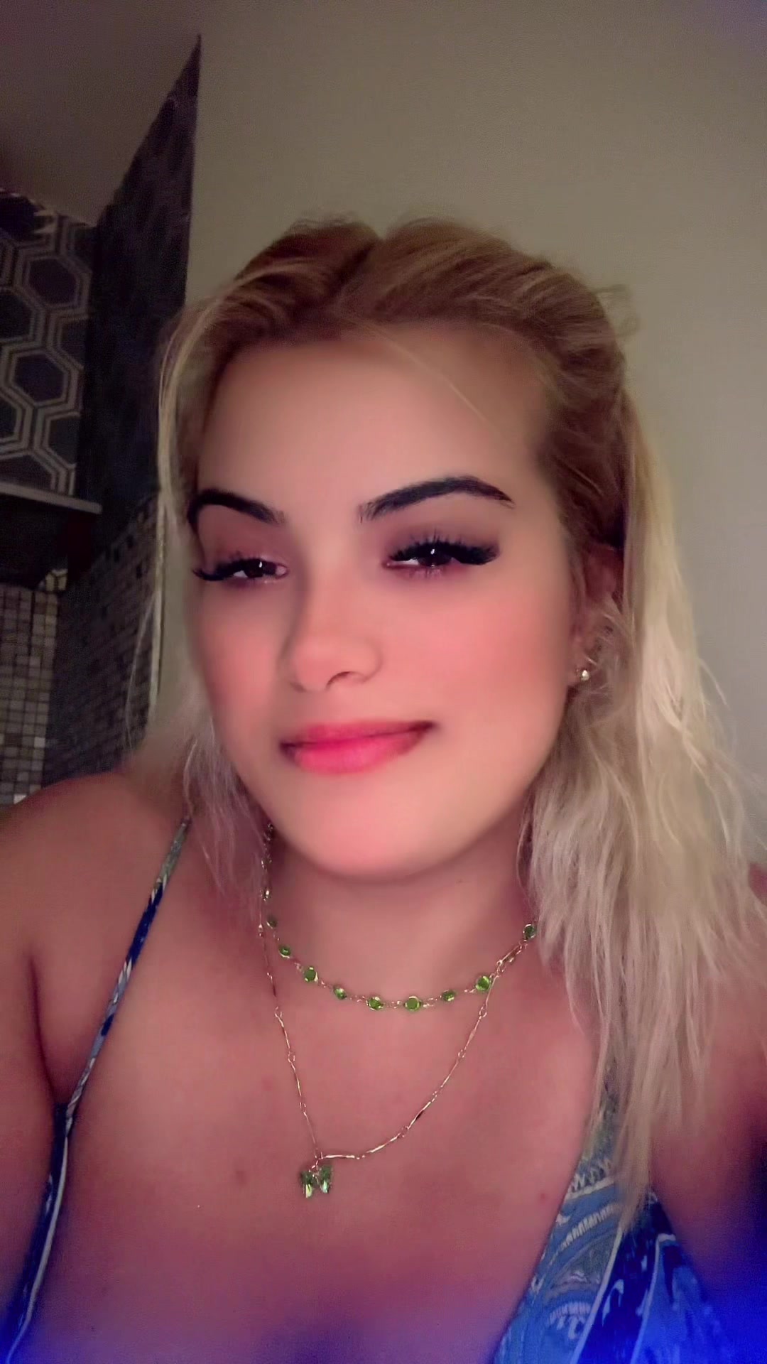 @Lara