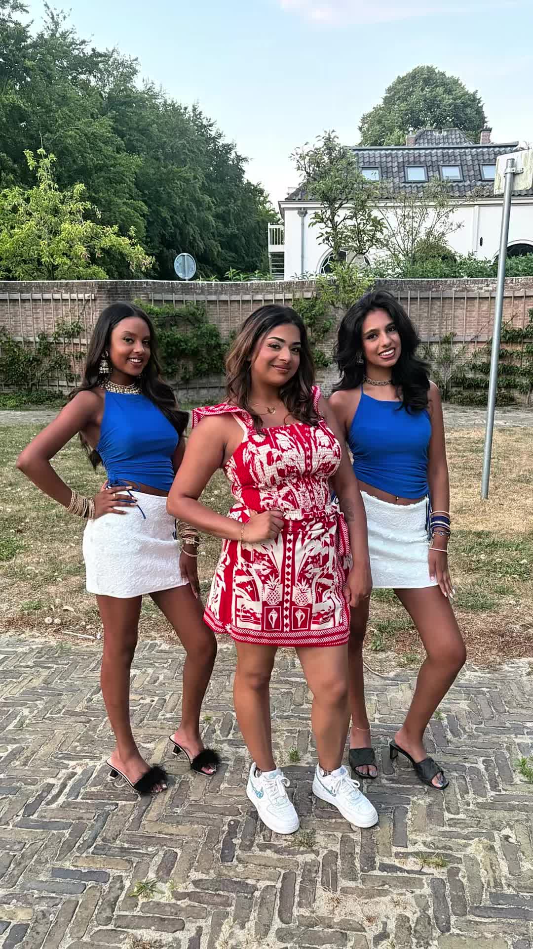 @𝒮𝒽𝒶𝓀𝓉𝒾 𝒟𝒶𝓃𝒸𝑒