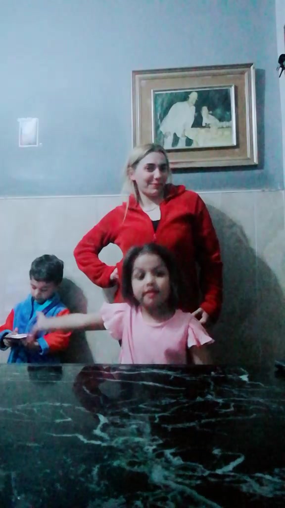 @Isa Amador