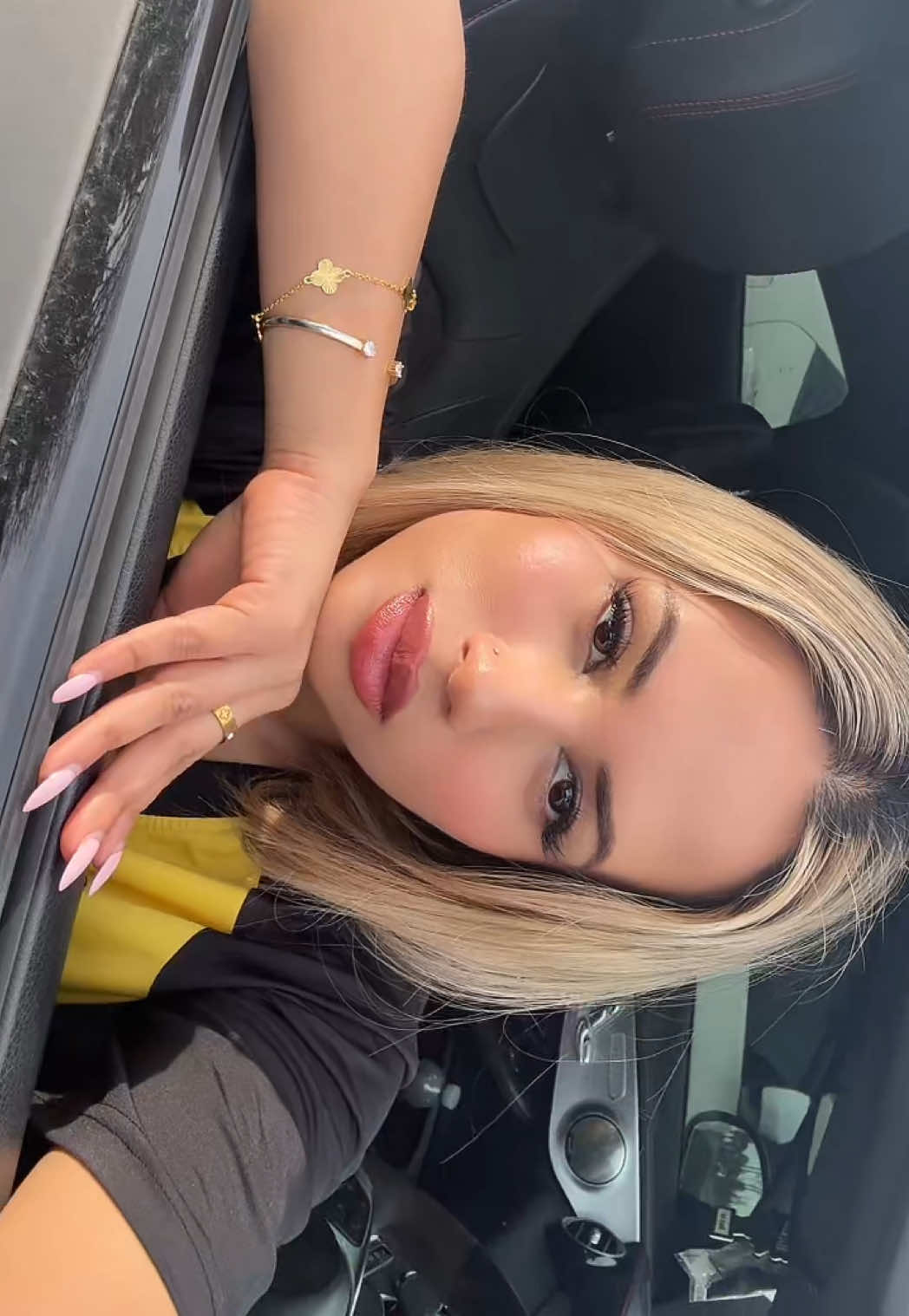 @ᴬ