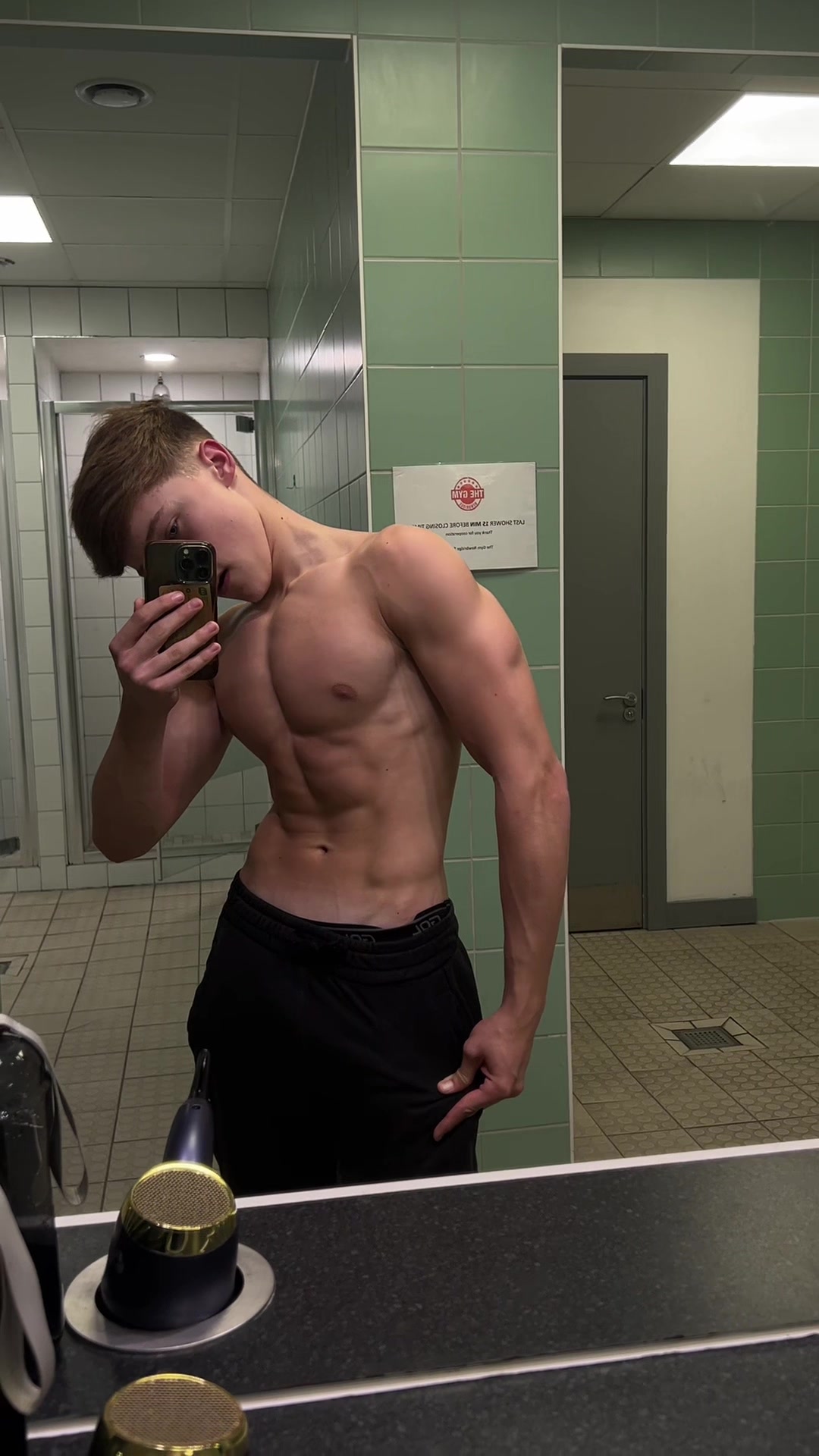 @maciekwypo
