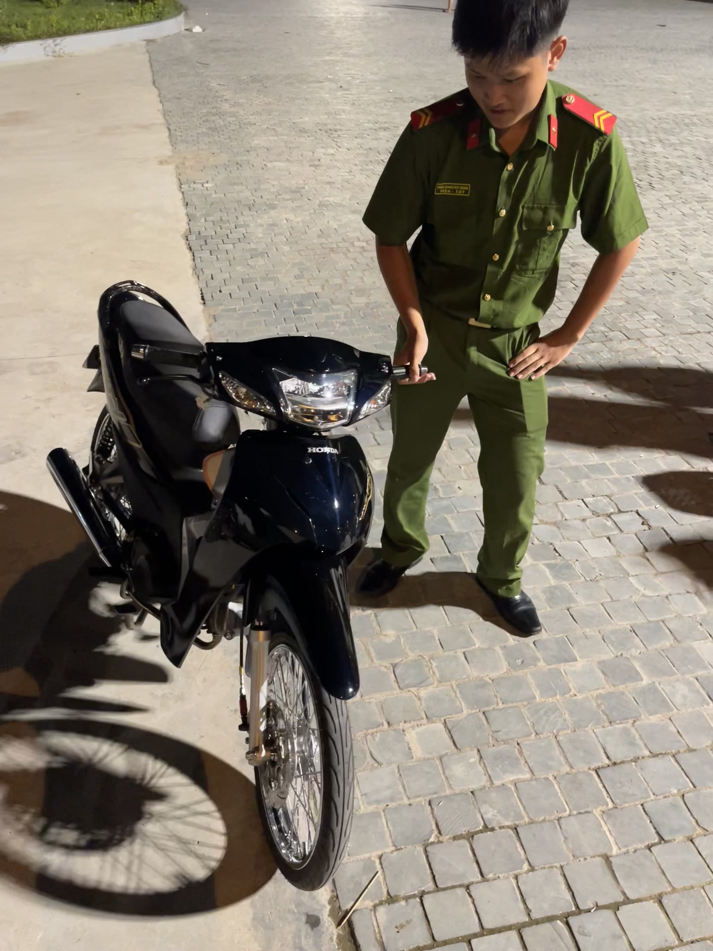@Lưu Hồng