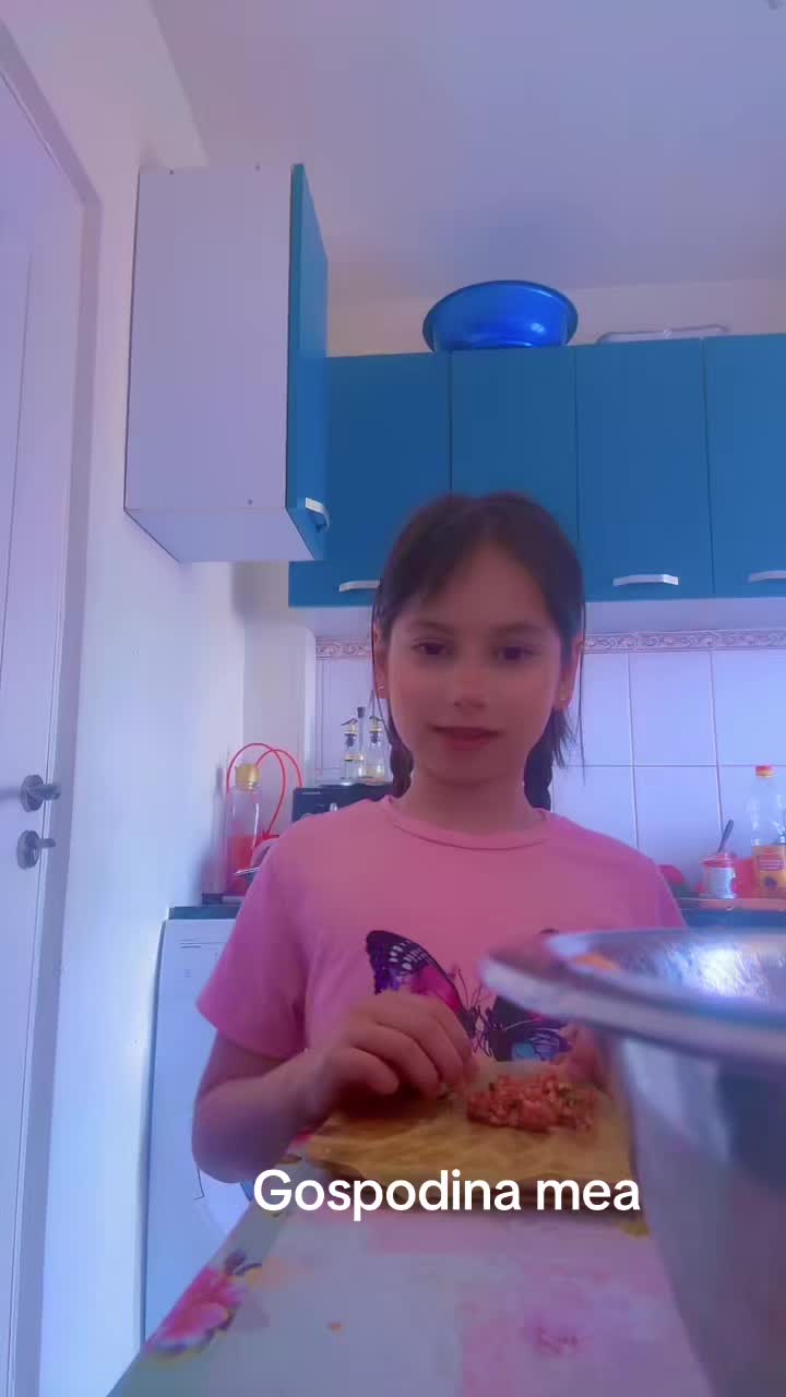 @Andreea Queen