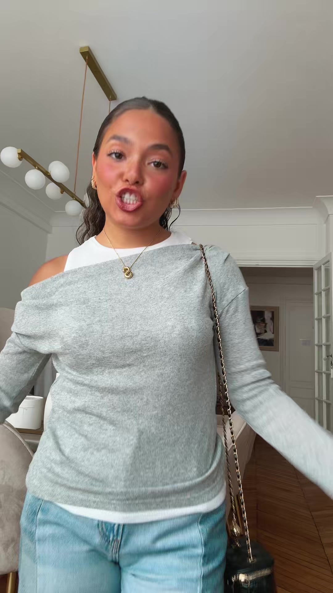@sh&eacute;rone👩🏽&zwj;❤️&zwj;💋&zwj;👩🏽